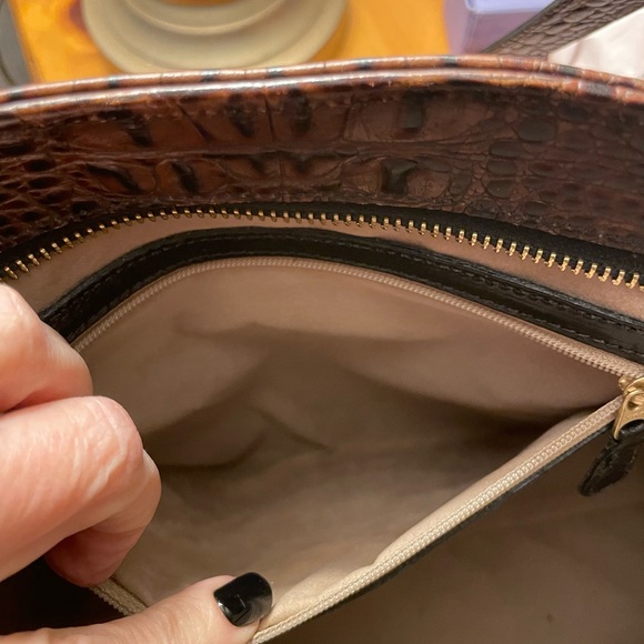 Brahmin Vintage Black/Pecan Crocodile Leather Trim Shoulder Bag Medium Zip Tote - Picture 12 of 15